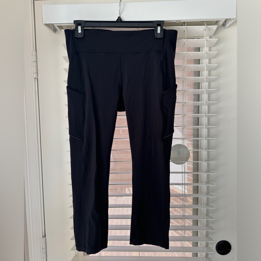 Women’s lululemon cropped workout pants black size 10